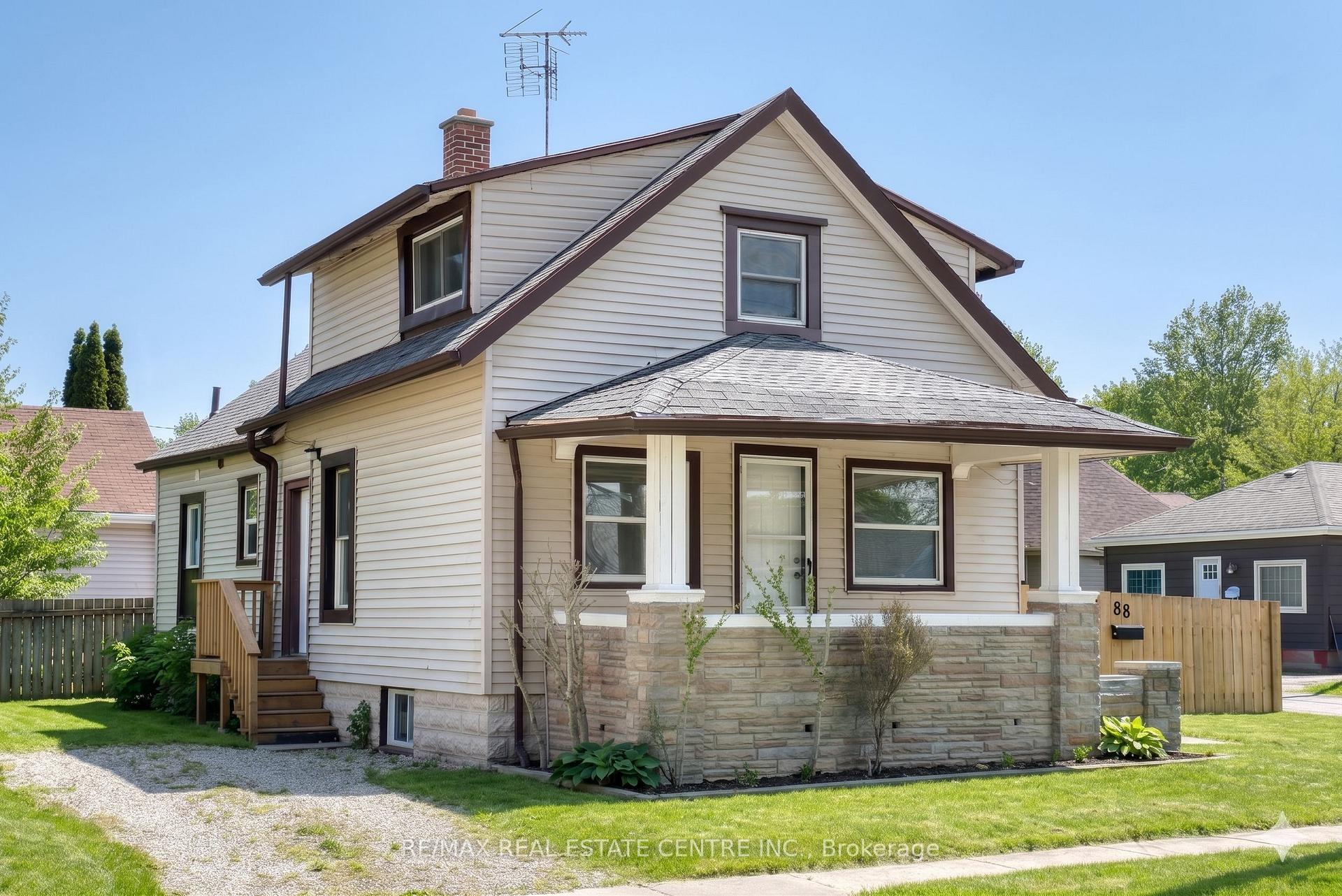 88 Lorne Avenue Chatham-Kent Ontario Canada Sale residential Sachit Shetty RE/MAX Real Estate Centre Inc., Brokerage*