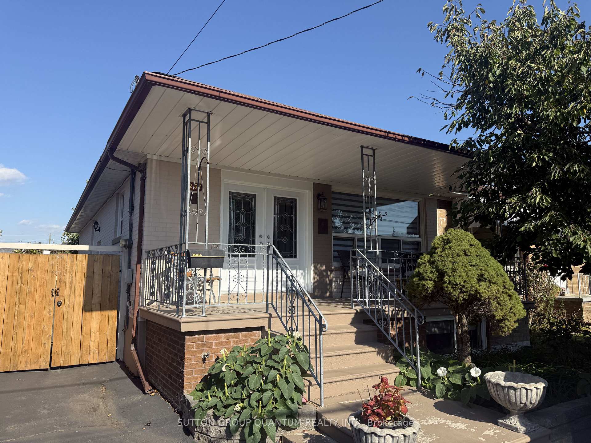 1257 Alexandra Avenue Mississauga Ontario Canada Sale residential Rahul Malik Sutton Group Quantum Realty Inc., Brokerage*
