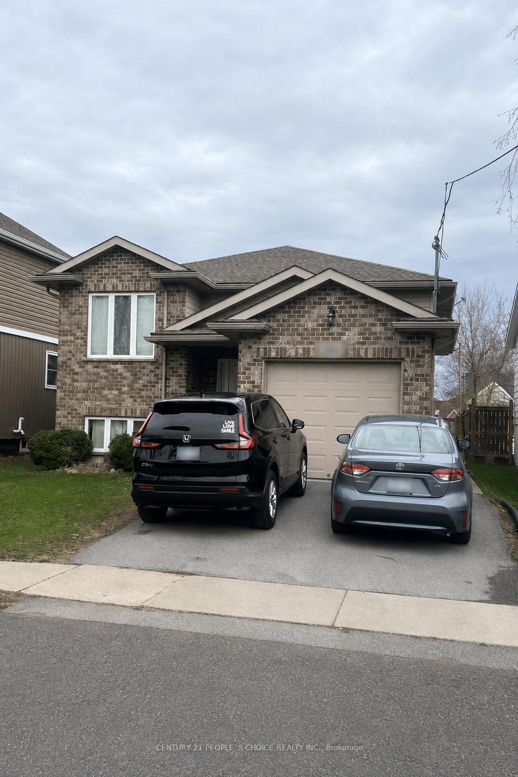 293 DAIN Avenue Welland Ontario Canada Rent residential Nafees Ahmad Century 21 Peoples Choice Realty Inc., Brokerage *