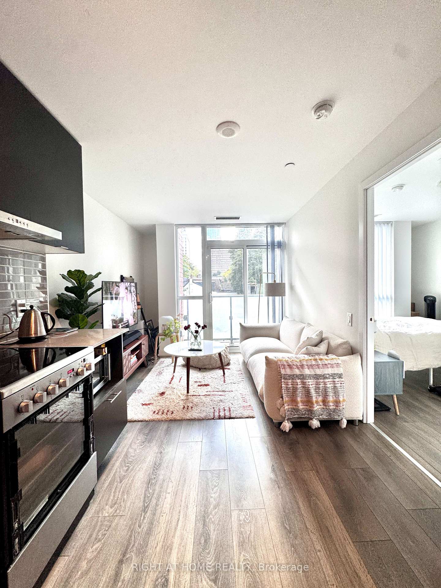 205 - 365 Church Street Toronto Ontario Canada Rent residential Stoyanka Georgieva Right at Home Realty, Brokerage*