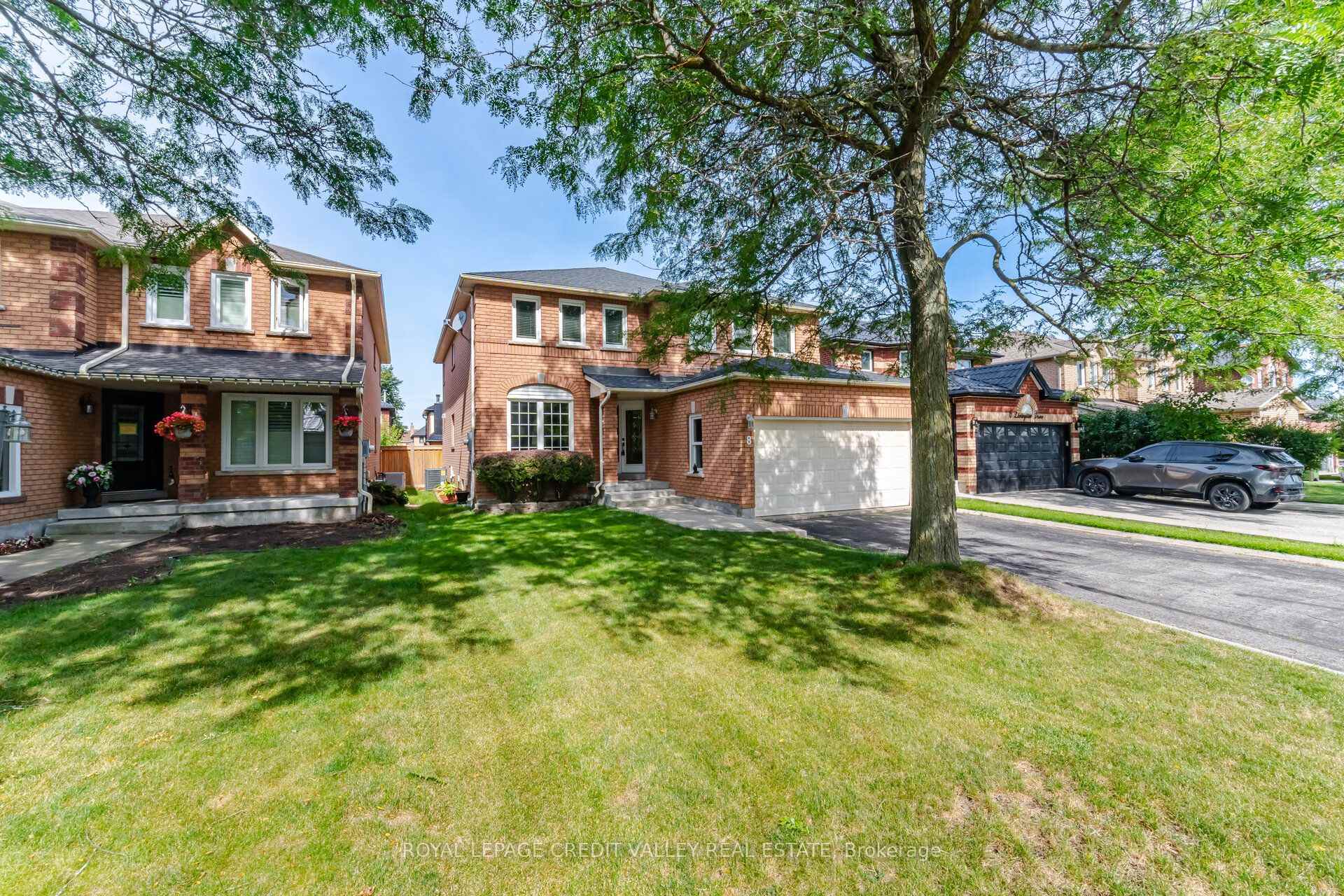 8 Livingston Drive Caledon Ontario Canada Sale residential Manpreet Ahluwalia Royal LePage Credit Valley Real Estate, Brokerage*