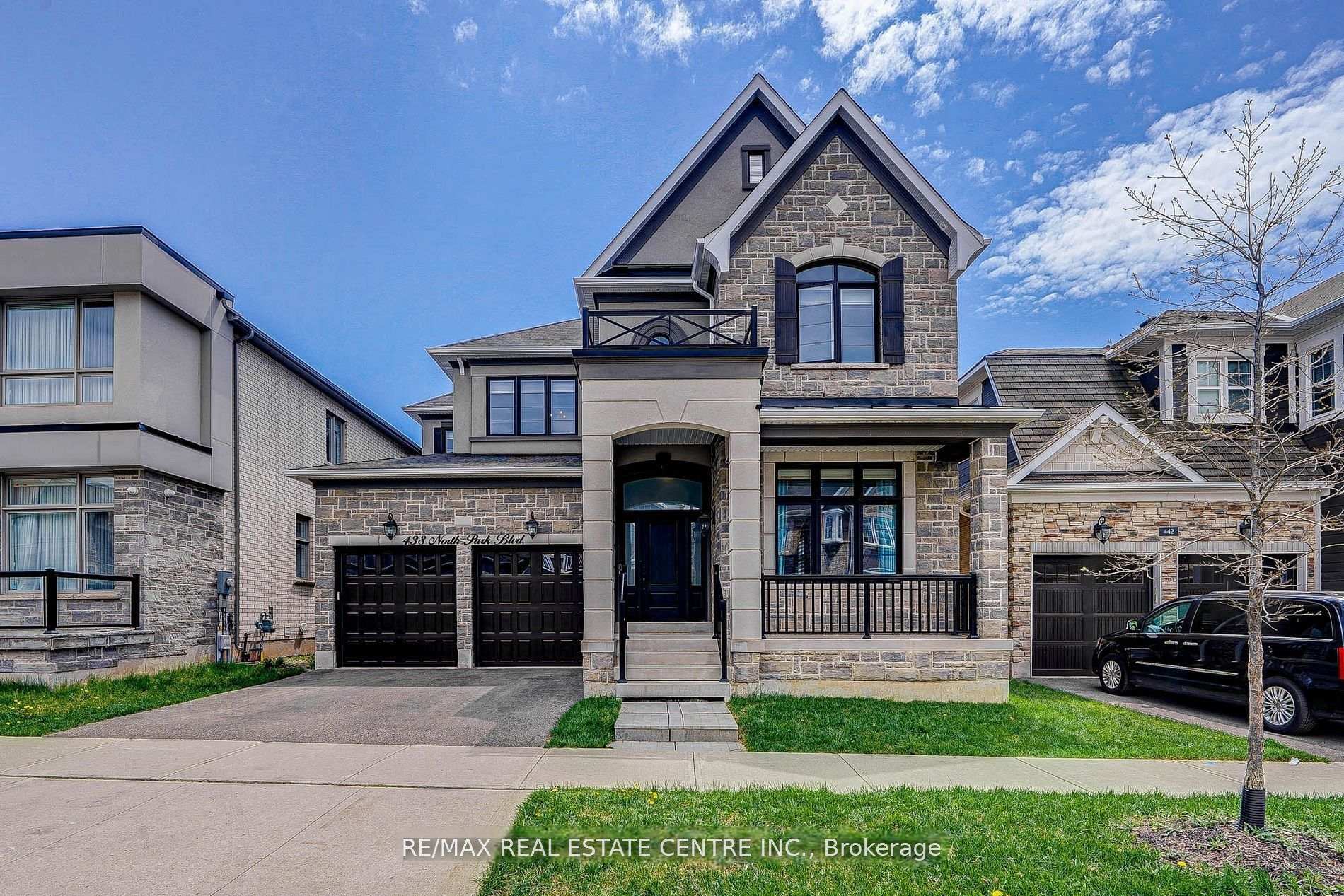 438 North Park Boulevard Oakville Ontario Canada Rent residential Mike Tokmak RE/MAX Real Estate Centre Inc., Brokerage*
