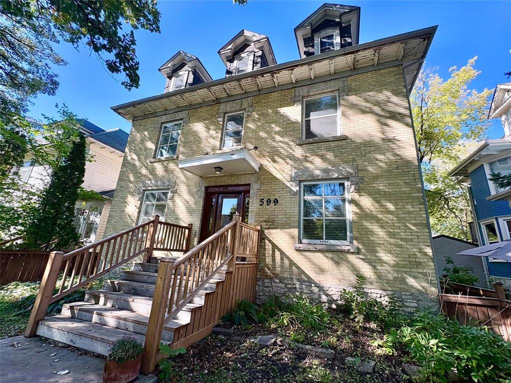 599 Wardlaw Avenue Winnipeg Manitoba Canada Sale commercial Mira Marion RE/MAX Performance Realty