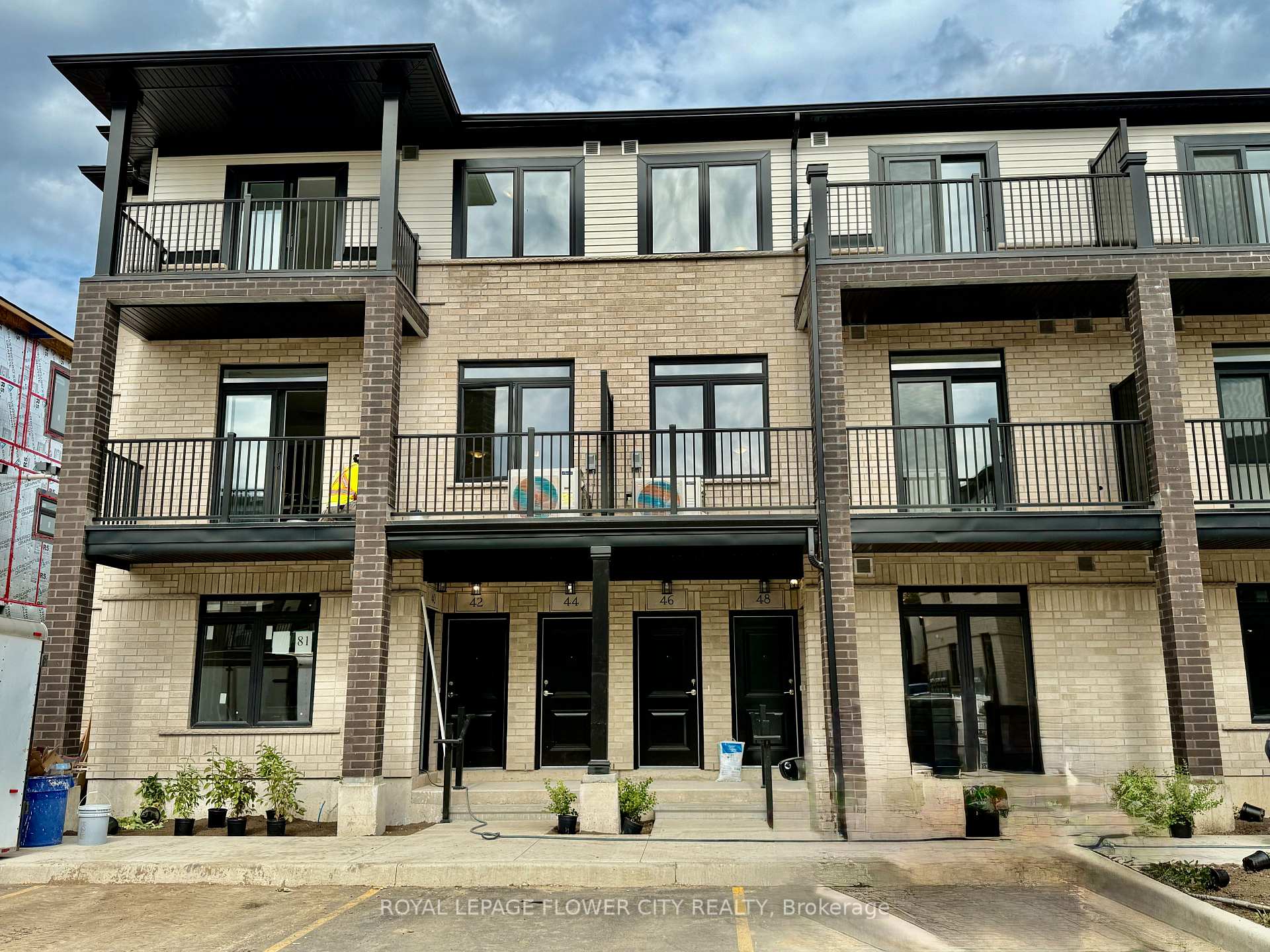 H079 - 44 Thatcher Drive Guelph Ontario Canada Rent residential Deepak Gupta Royal LePage Flower City Realty Inc., Brokerage*