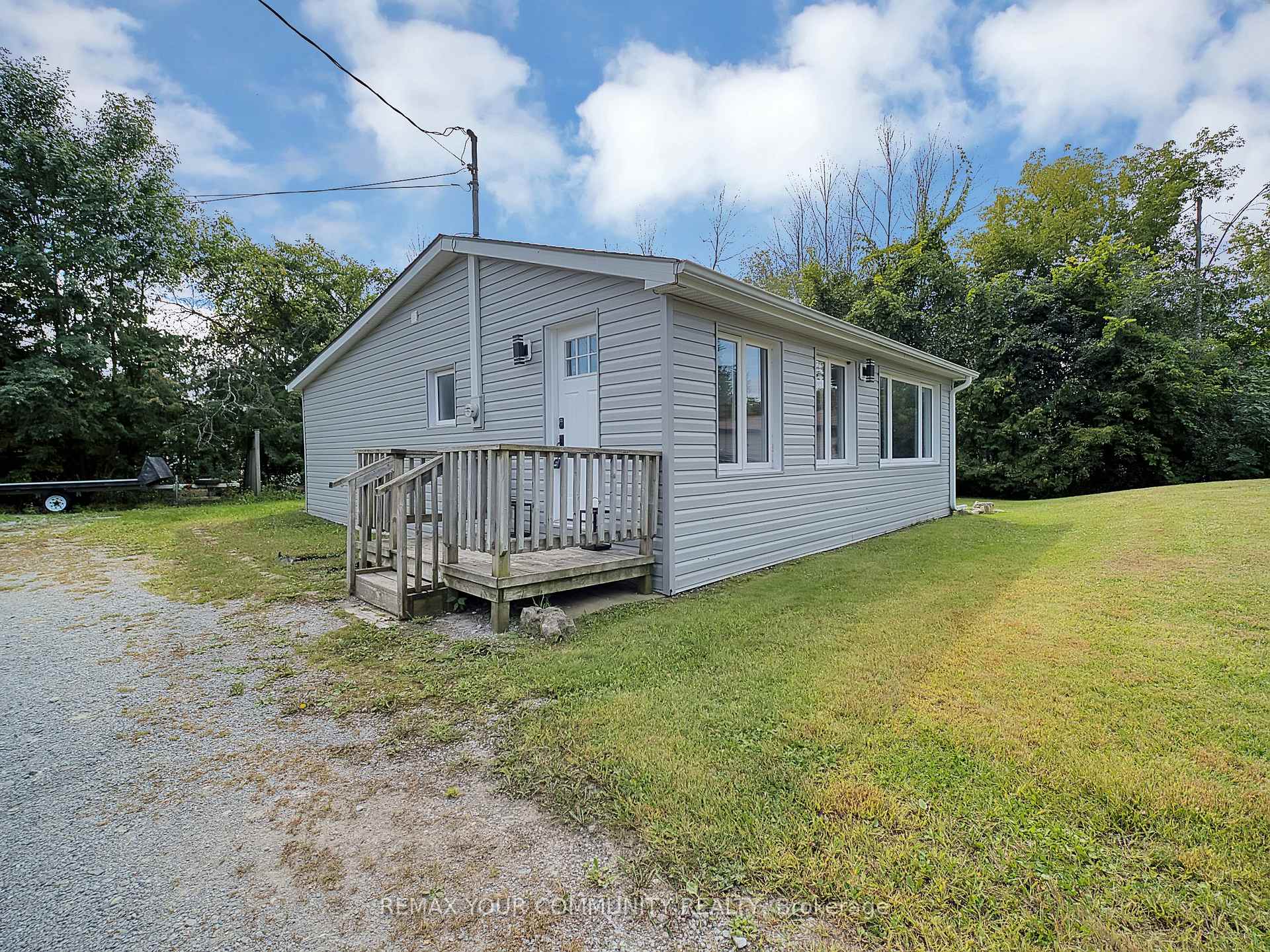 18 Isle Vista Drive Georgina Ontario Canada Sale residential Opal Hustins, ASA, AEA Re/Max YOUR COMMUNITY REALTY