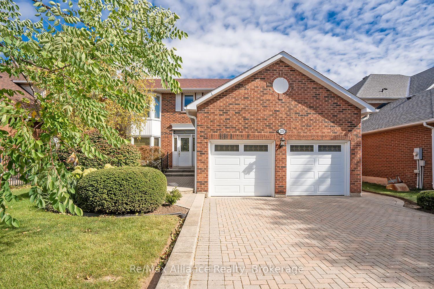 2151 Pineview Drive Oakville Ontario Canada Sale residential Todor Todorov Right at Home Realty, Brokerage*