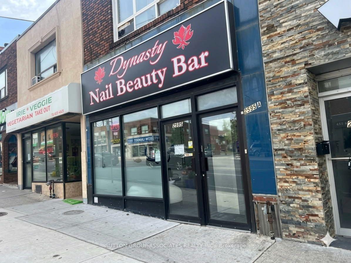 2595 Eglinton Avenue W Toronto Ontario Canada Sale commercial Silvia Di Monte Realinvest Canada Inc., Brokerage*