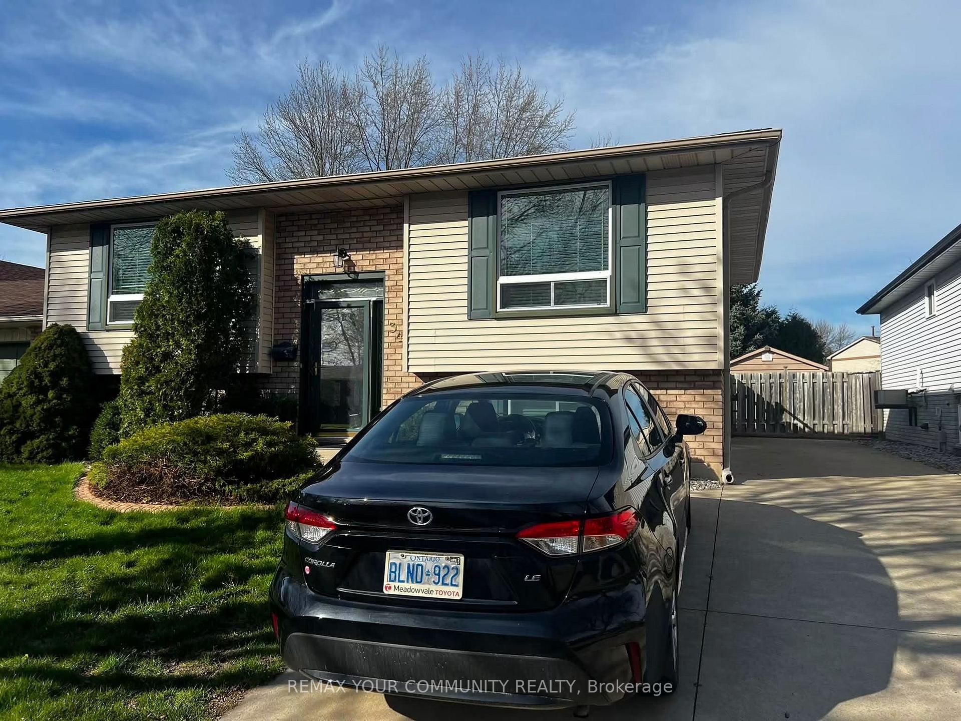 34 Beaver Crescent Brantford Ontario Canada Rent residential Rohani Ramdhine Re/Max Your Community Realty, Brokerage