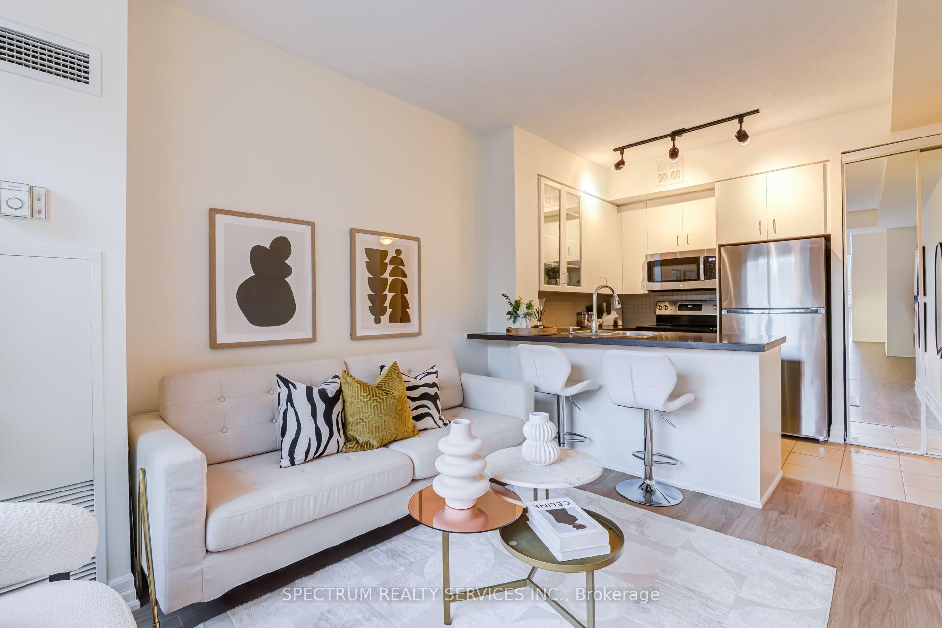 301 - 70 Alexander Street Toronto Ontario Canada Sale residential Lazlo Vavrovics Spectrum Realty Services Inc., Brokerage *