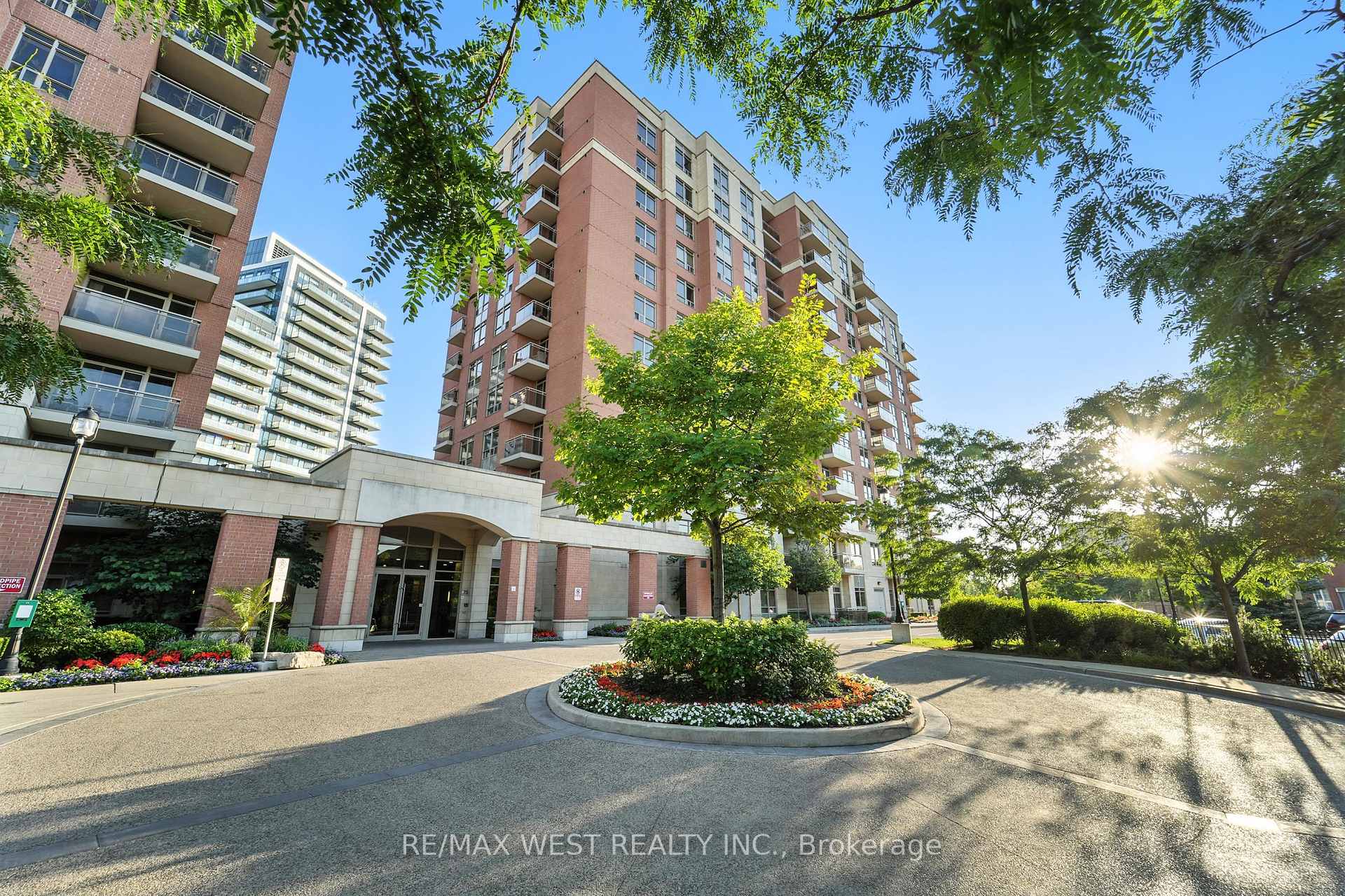 PH2 - 75 King William Crescent Richmond Hill Ontario Canada Rented residential Grace Soares RE/MAX West Realty Inc., Brokerage
