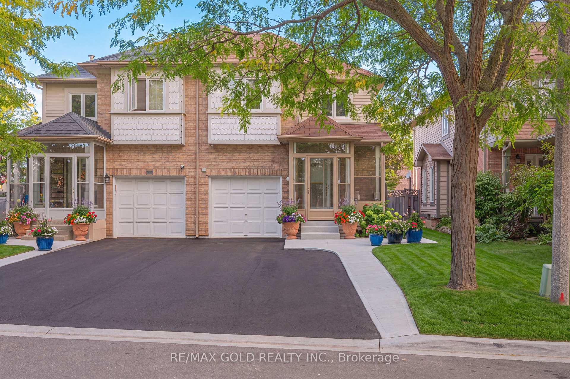 15 Amazon Court Brampton Ontario Canada Sale residential Gary Saini REMAX Gold Realty Inc., Brokerage*