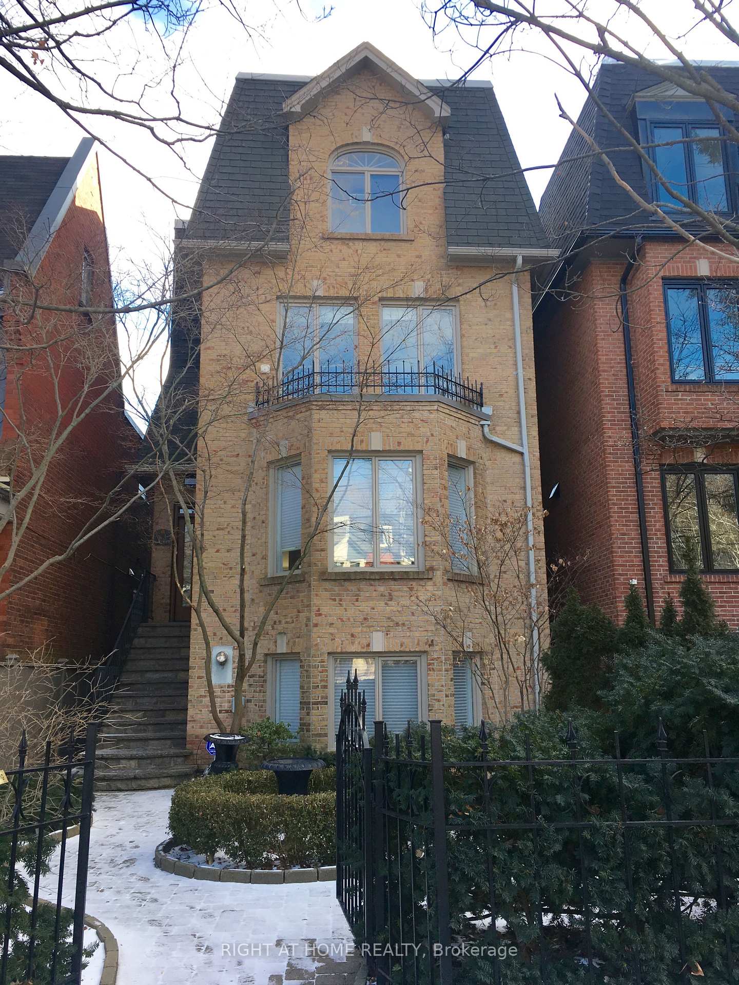 63 Walker Avenue Toronto Ontario Canada Rent residential Fatima Andrade Right at Home Realty, Brokerage*