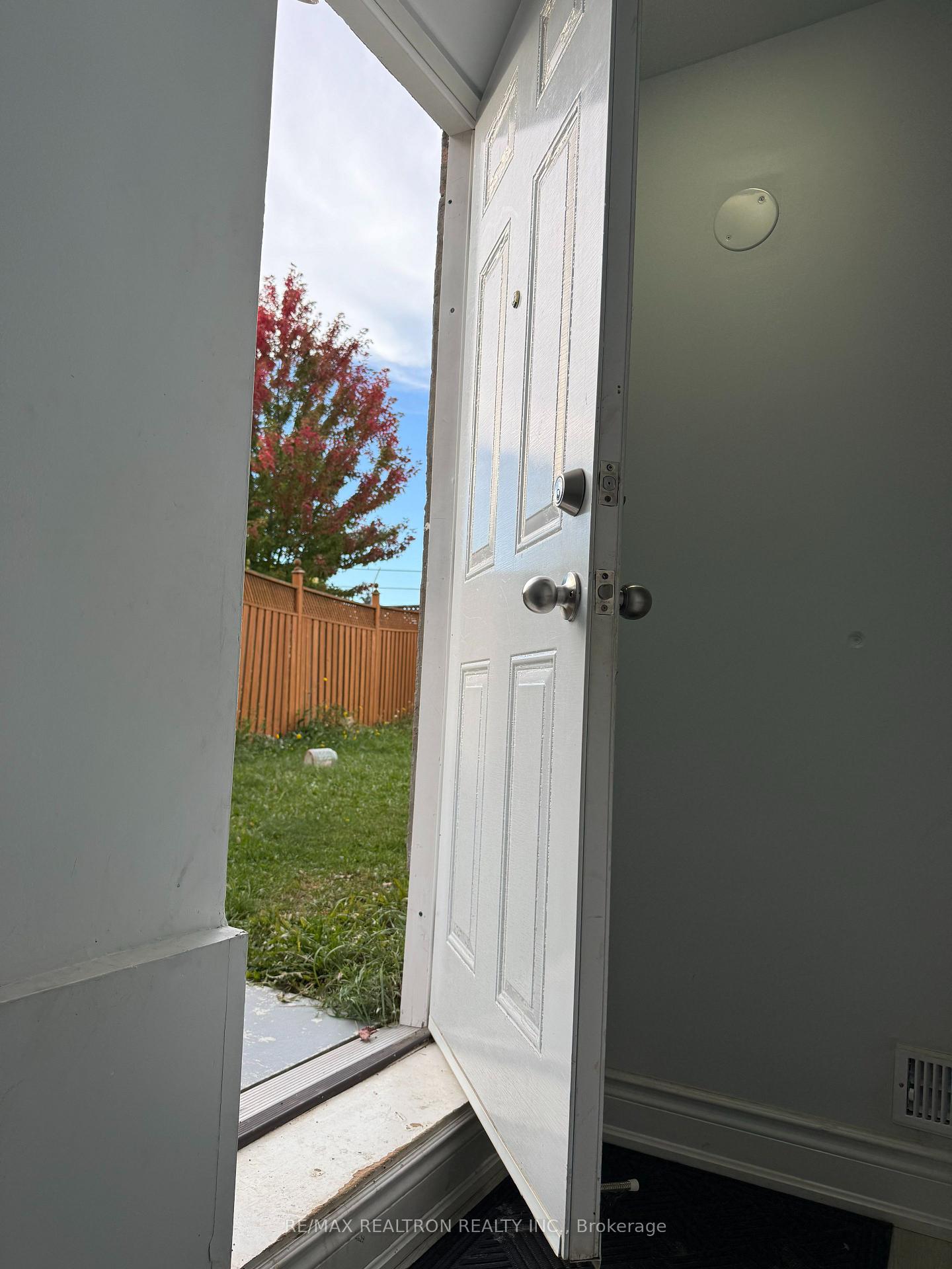 5793 Tayside Crescent N Mississauga Ontario Canada Rent residential Eugene Feiguelman HomeLife/Response Realty Inc., Brokerage*