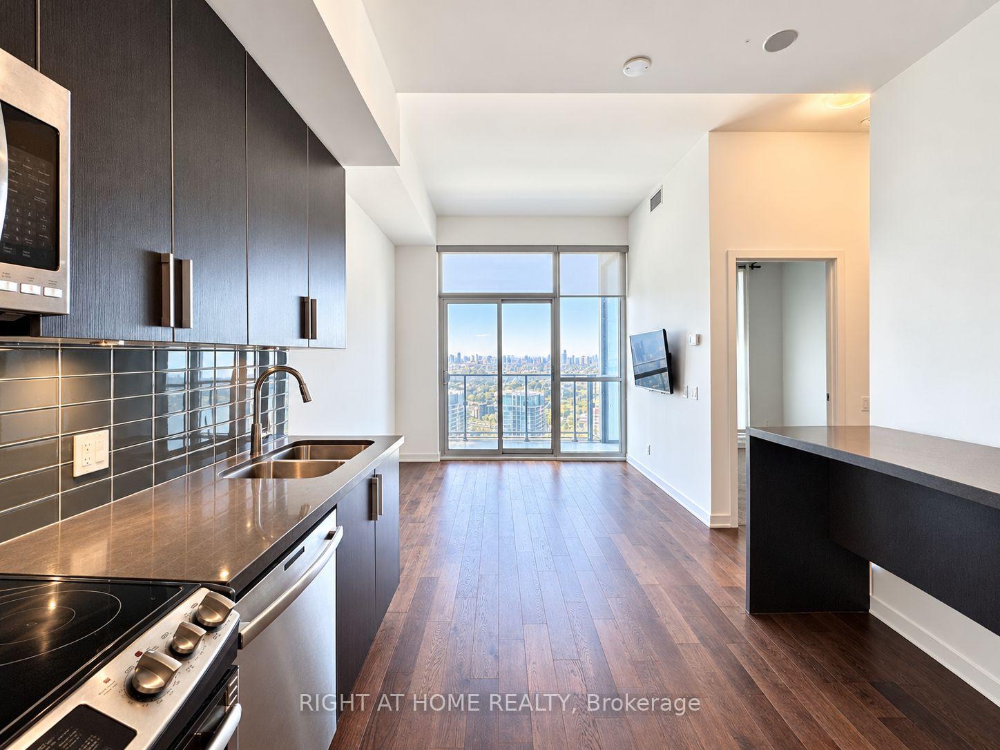 LPH06 - 2200 Lake Shore Boulevard W Toronto Ontario Canada Rent residential Shashi Ramu Sutton Group Realty Systems Inc, Brokerage *
