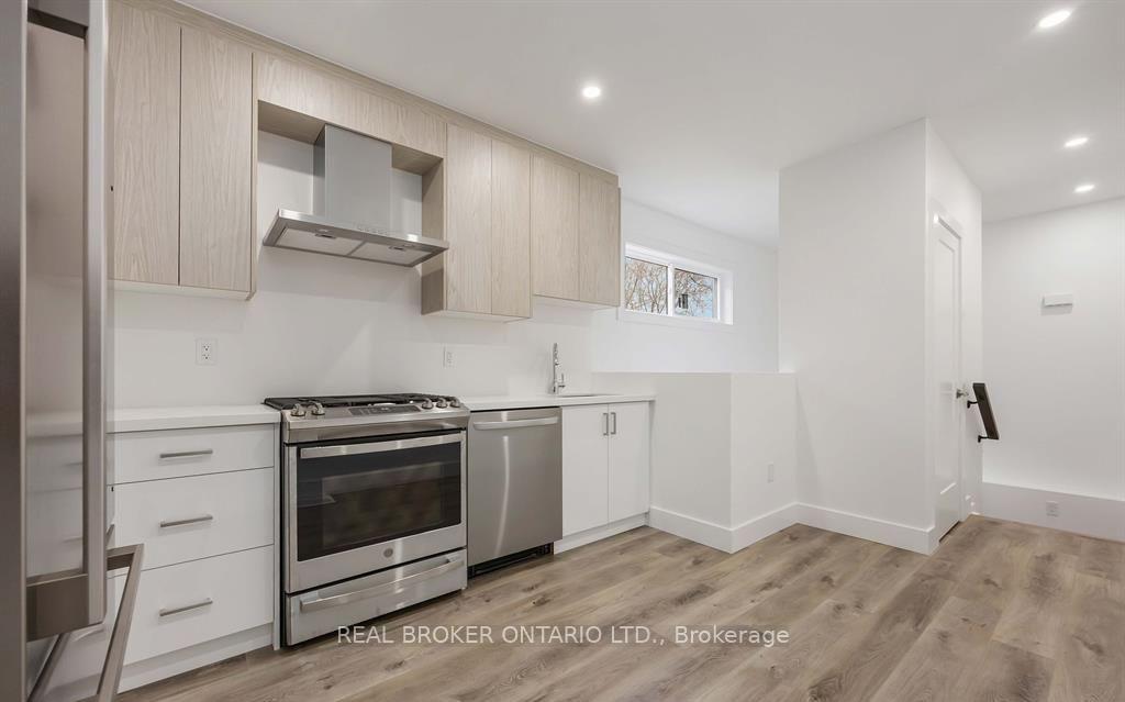 5 - 14 Hatfield Crescent Toronto Ontario Canada Rent residential   HomeLife/ROMANO Realty Ltd., Brokerage