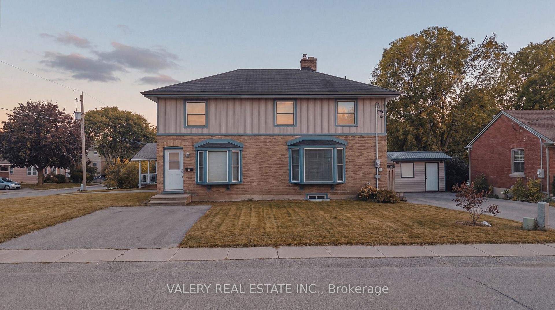 752 Sherring Street Cambridge Ontario Canada Sale residential John Moniz RE/MAX Real Estate Centre Inc., Brokerage*