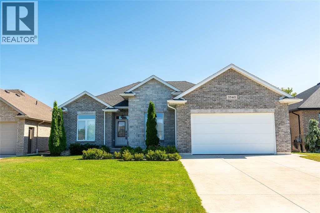 3940 ARIE COURT Plympton-Wyoming Ontario Canada Sale residential Kevin Thompson RE/MAX PRIME PROPERTIES UNIQUE GROUP, BROKERAGE