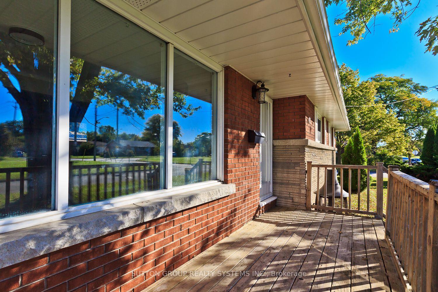 40 Jacobson Avenue St. Catharines Ontario Canada Rent residential Shashi Ramu Sutton Group Realty Systems Inc, Brokerage *