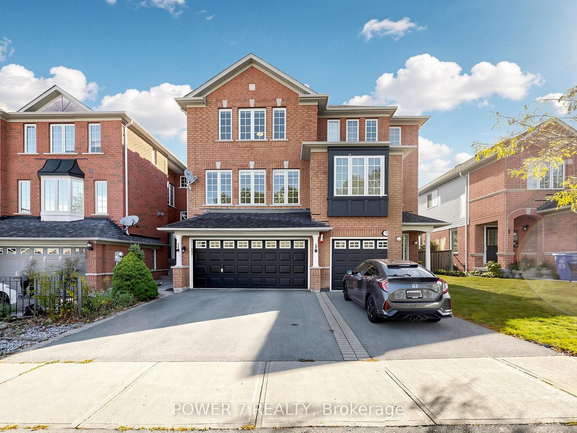 61 Millcliff Circle Aurora Ontario Canada Sale residential   POWER 7 REALTY