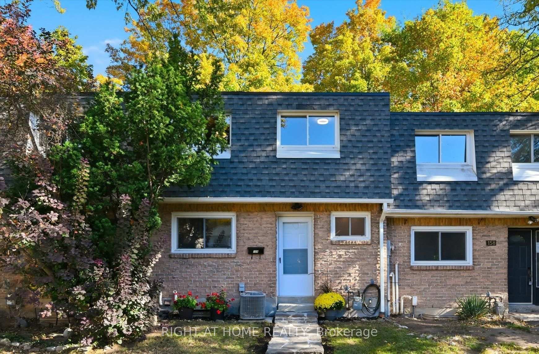 159 - 2050 Upper Middle Road Burlington Ontario Canada Sale residential Erin Blaak Right at Home Realty, Brokerage*