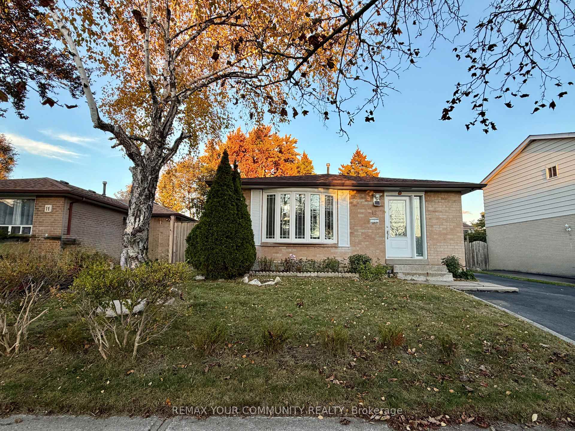 15 Hutcherson Square Toronto Ontario Canada Rent residential  MARYAM  MASHREGHI-MOHAMMADI Re/Max Your Community Realty, Brokerage *