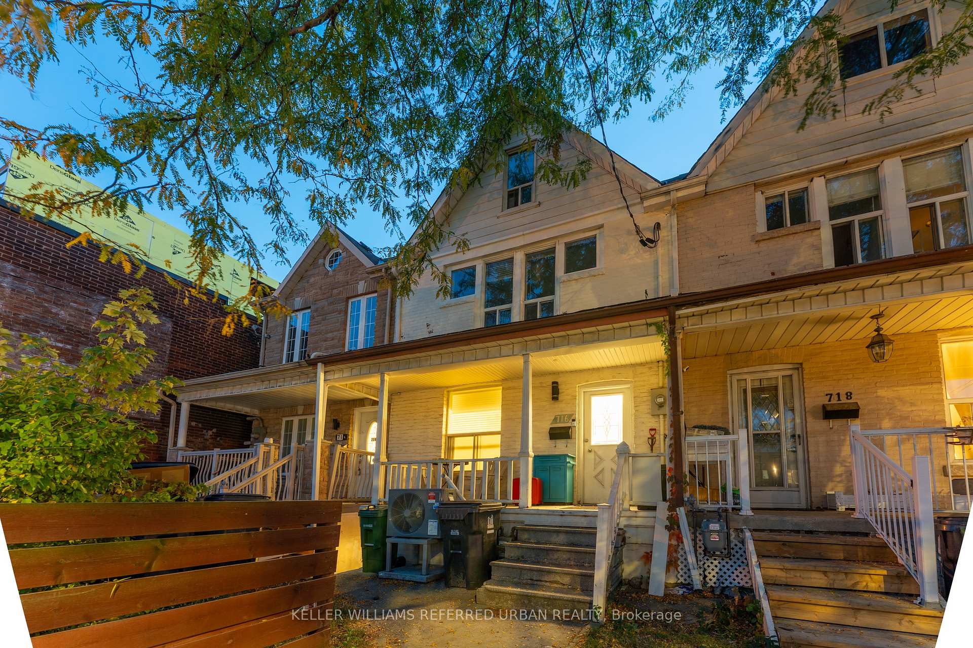 Upper - 716 Lansdowne Avenue Toronto Ontario Canada Rent residential   AKARAT Group Inc.
