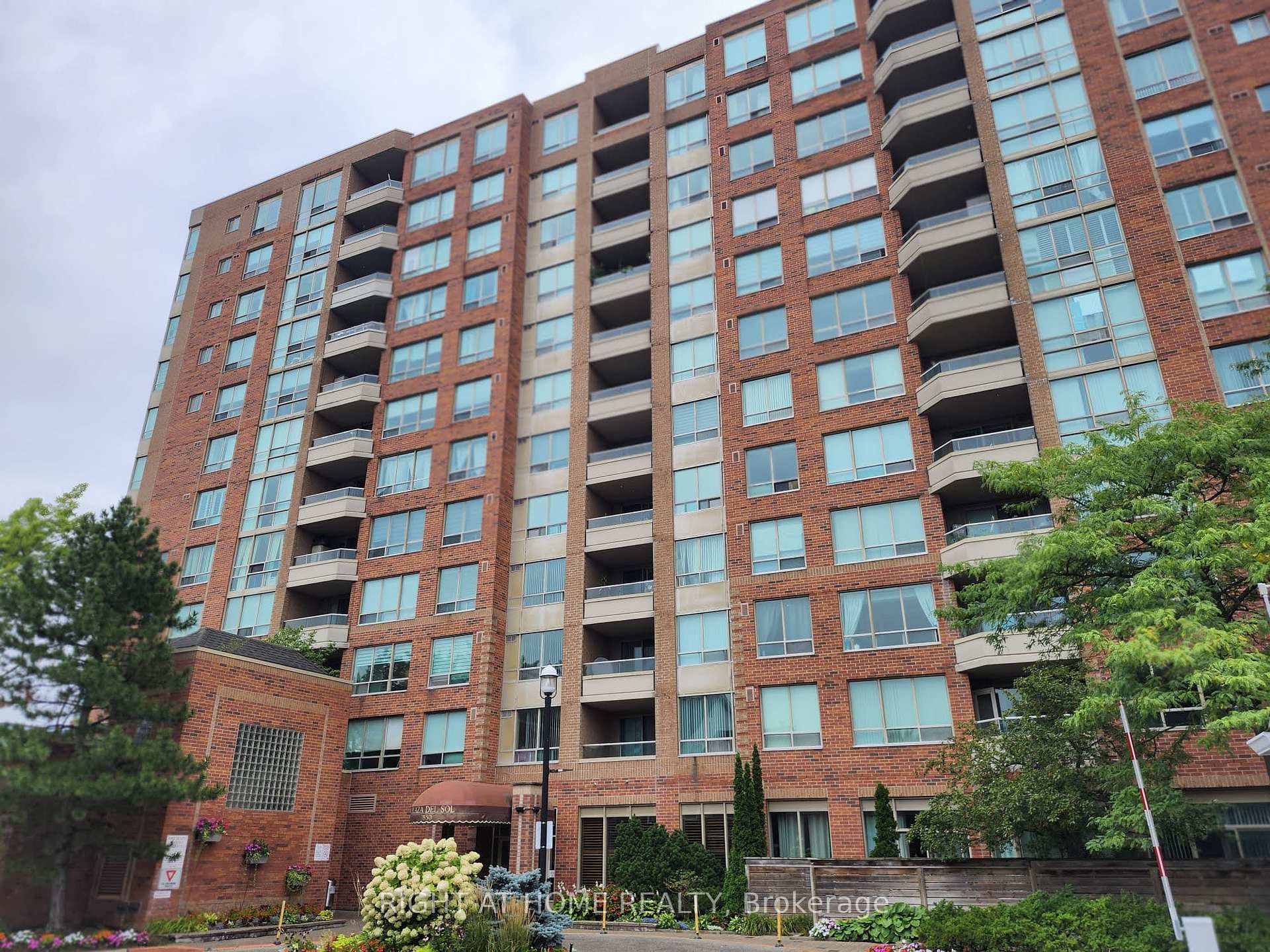 205 - 850 Steeles Avenue W Vaughan Ontario Canada Sale residential Serge Prokhorov Right at Home Realty, Brokerage*