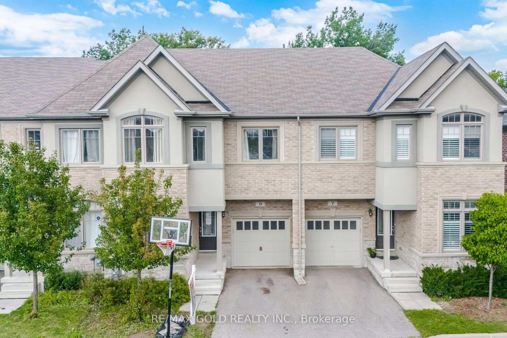9 Oliana Way Brampton Ontario Canada Sale residential Inder Chawla REMAX Gold Realty Inc., Brokerage*