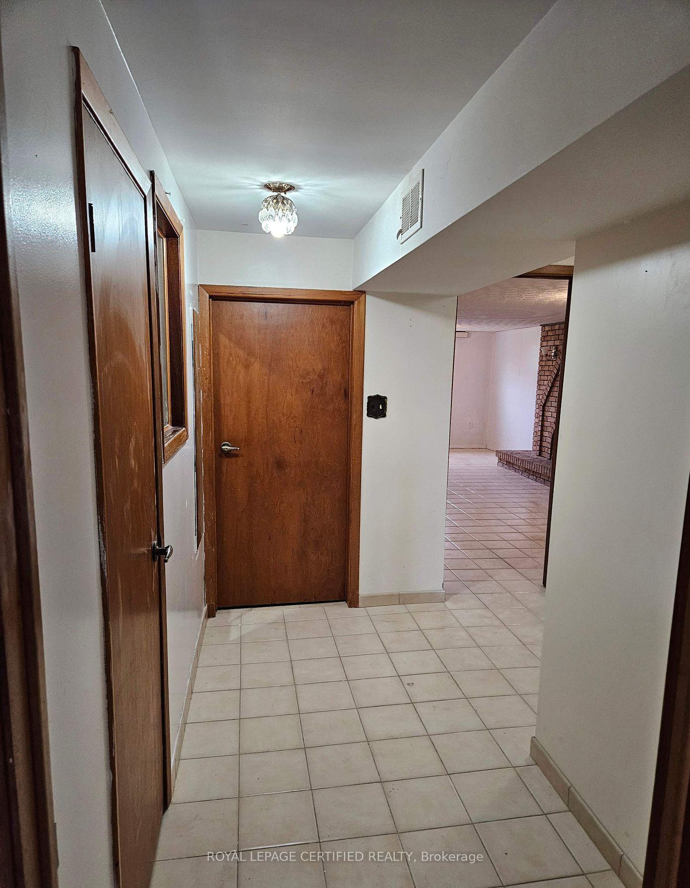 Bsmt - 115 Deerhurst Road Hamilton Ontario Canada Rent residential Florina Craiu-Botan Royal Lepage Certified Realty, Brokerage*