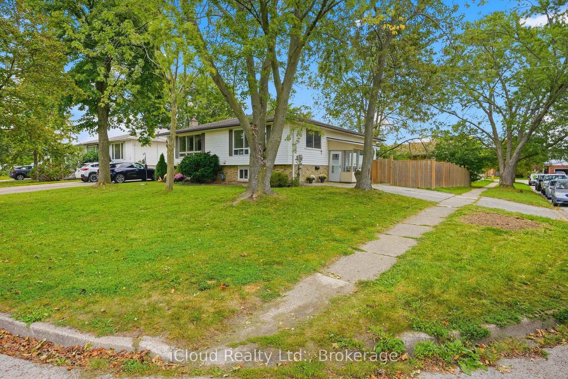 3 Manley Crescent Thorold Ontario Canada Sale residential Joe Khan and Debbie MacAskill iCloud Realty Ltd. 