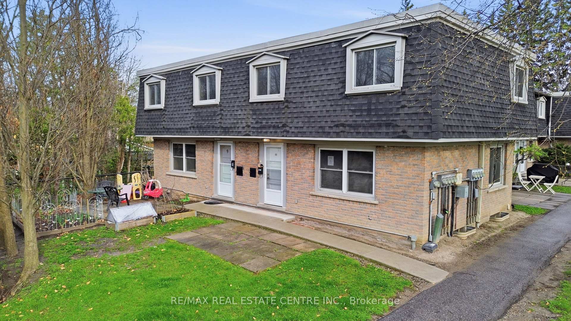 10 - 76 Borden Parkway Kitchener Ontario Canada Sale residential Eva Munch RE/MAX Twin City Realty Inc., Brokerage*