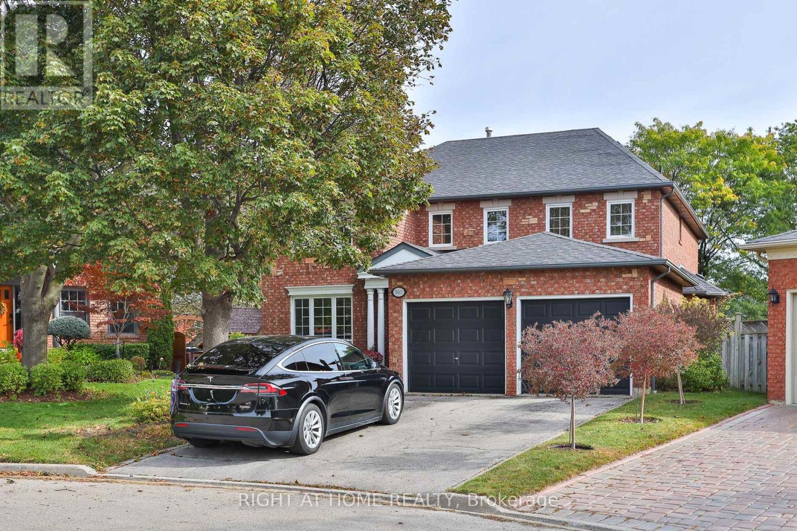 560 CHAGALL COURT Mississauga (Hurontario) Ontario Canada Sale residential Zain Khan Right at Home Realty, Brokerage*