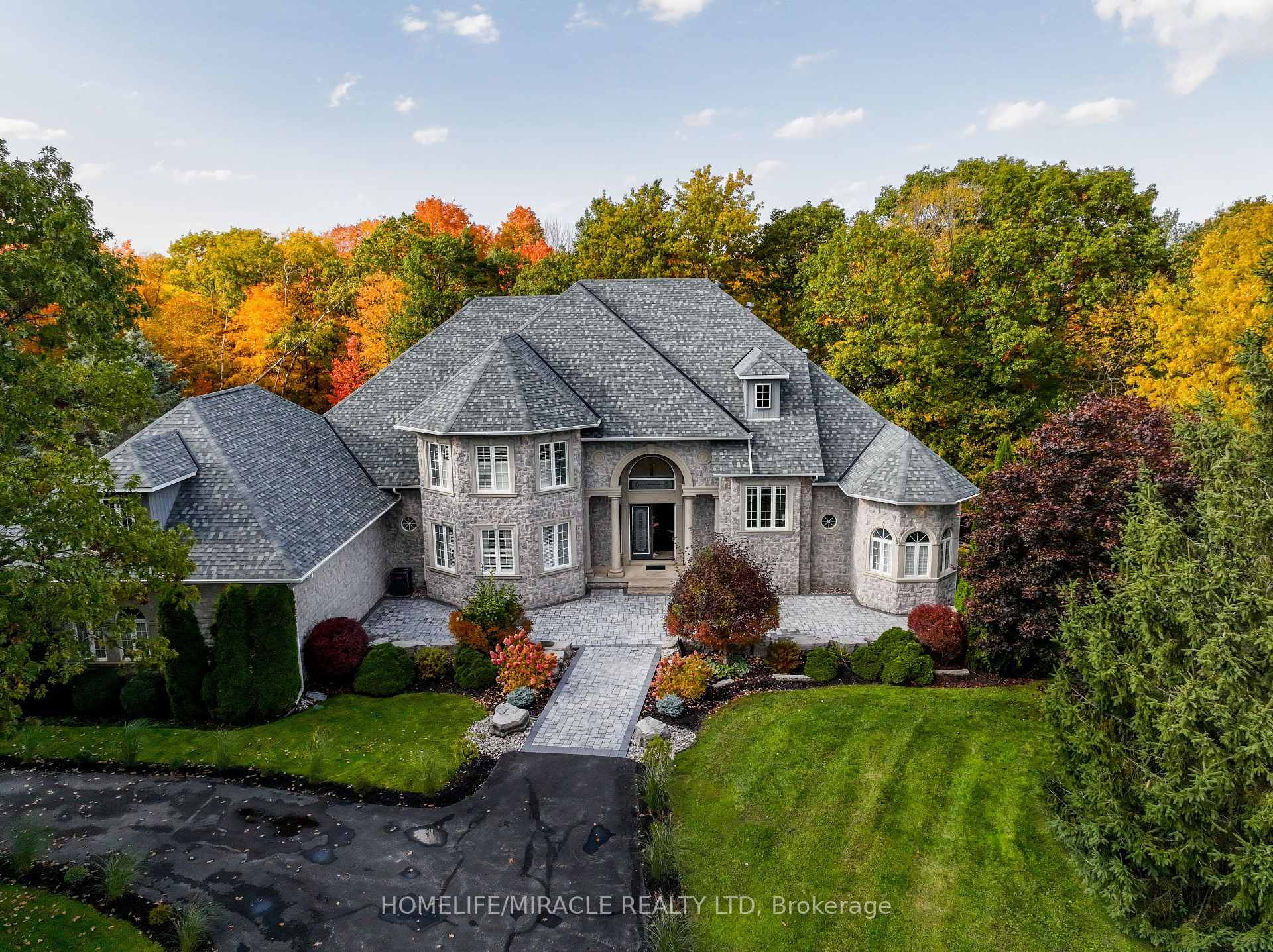 12 Deer Run Uxbridge Ontario Canada Sale residential Manraj Aujla HomeLife/Miracle Realty Ltd, Brokerage *