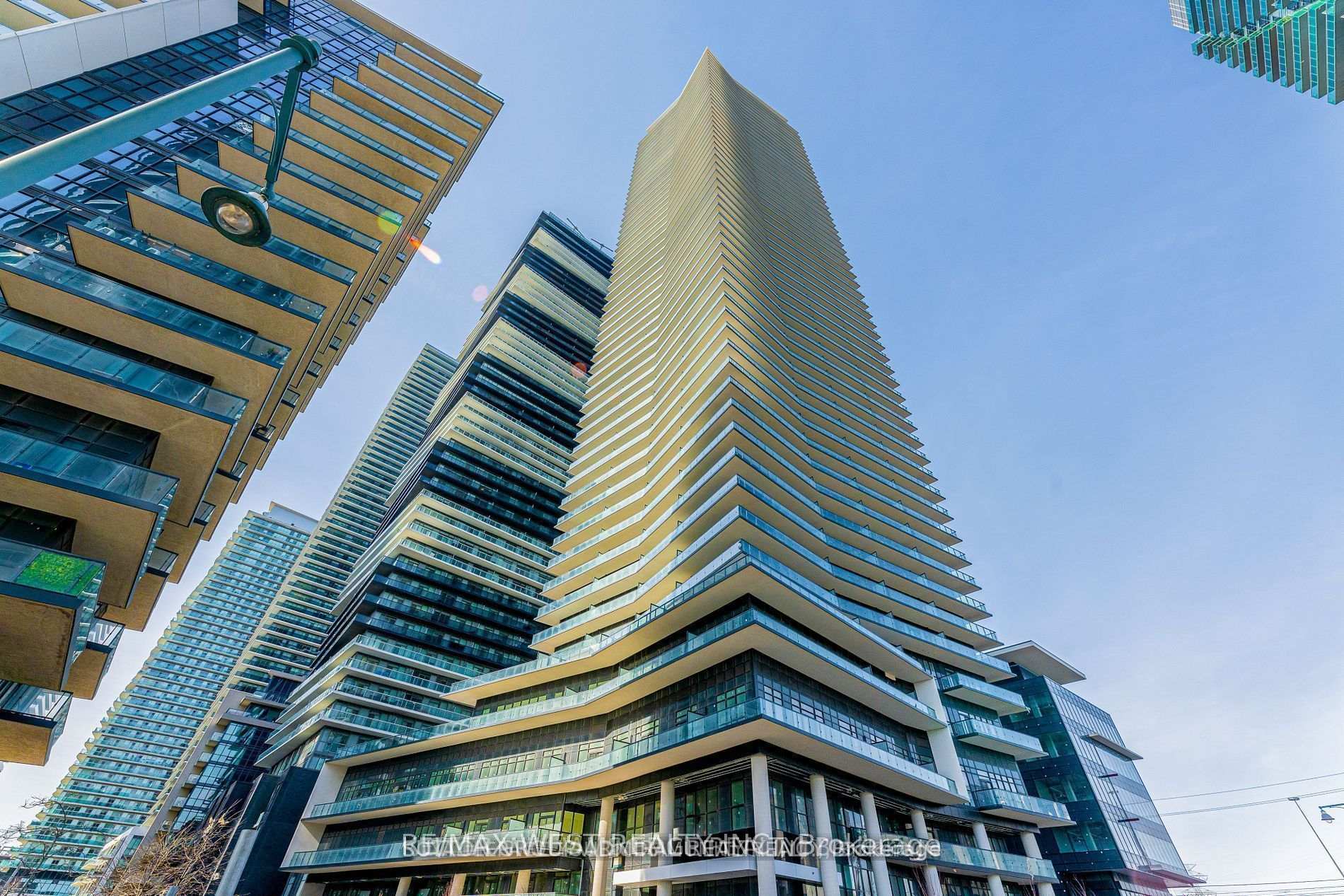 2511 - 38 Annie Craig Drive Toronto Ontario Canada Rent residential Andrew Conti RE/MAX West Realty Inc., Brokerage *