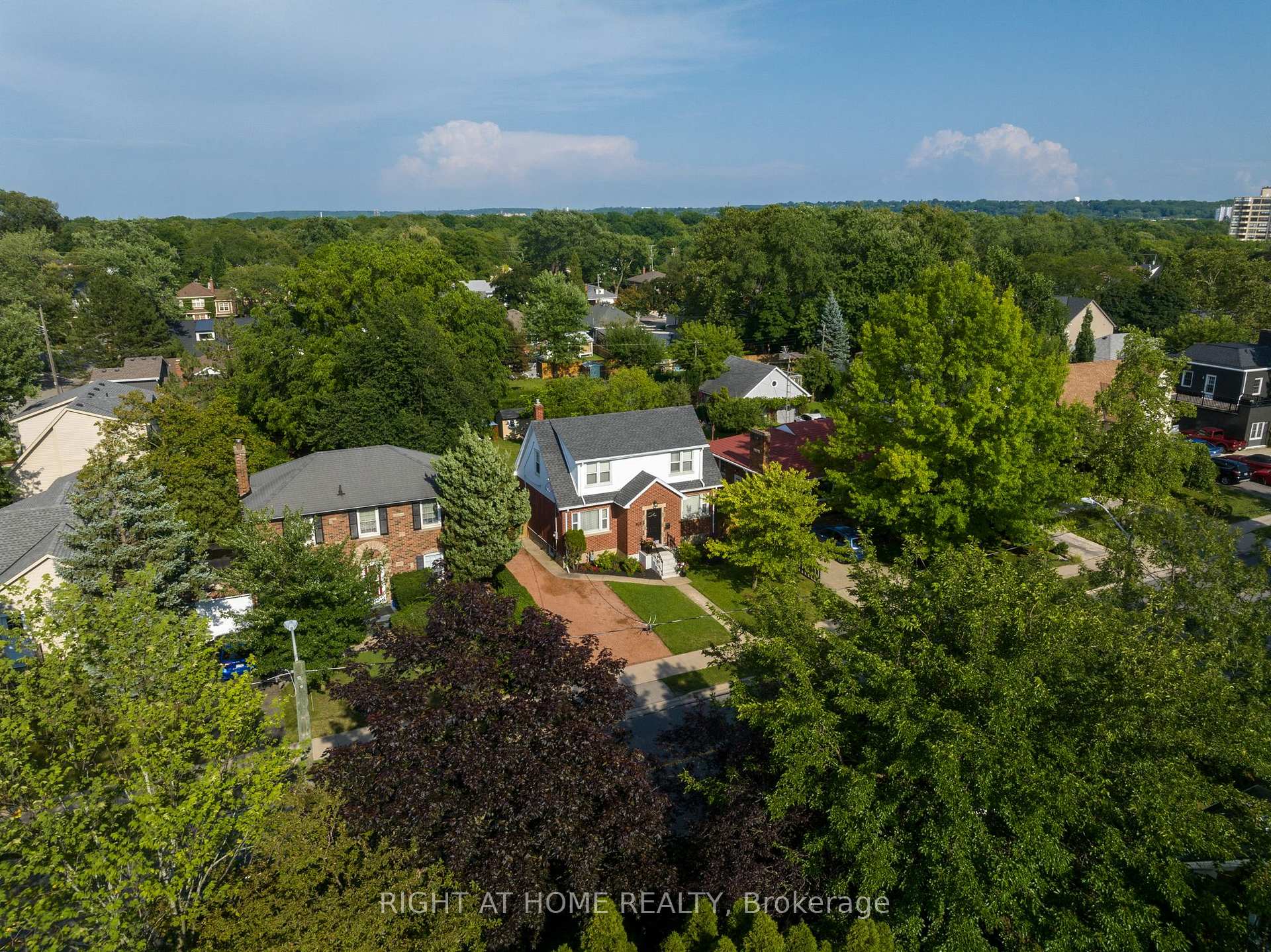 Bi-level Unit - 105 Glenridge Avenue St. Catharines Ontario Canada Rent residential Yana Ivanova Right at Home Realty, Brokerage*