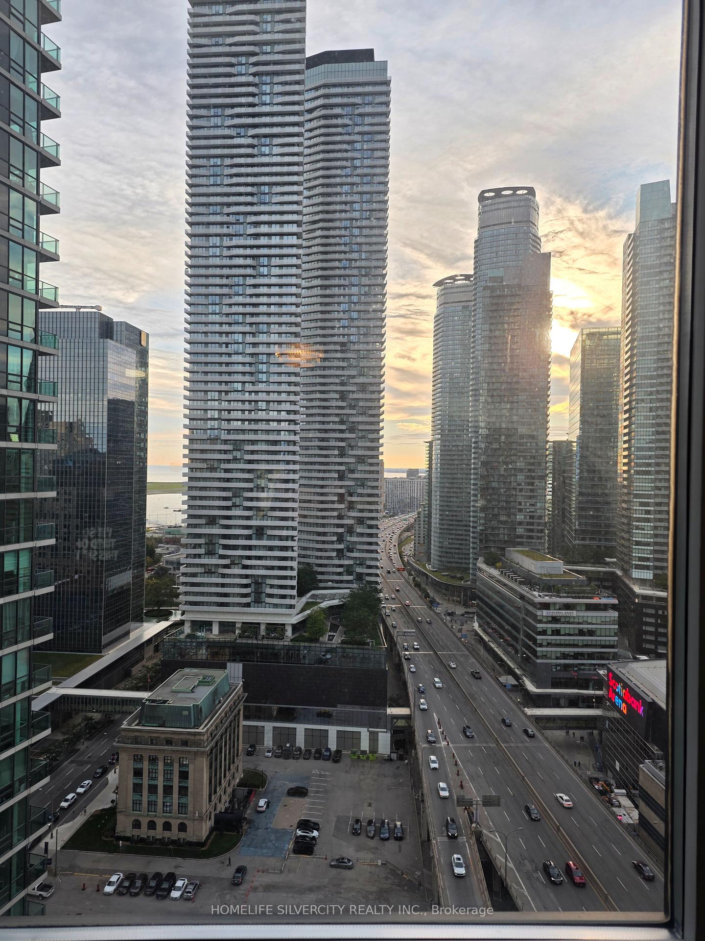 2701 - 18 Harbour Street Toronto Ontario Canada Rent residential   HomeLife Silvercity Realty Inc., Brokerage*