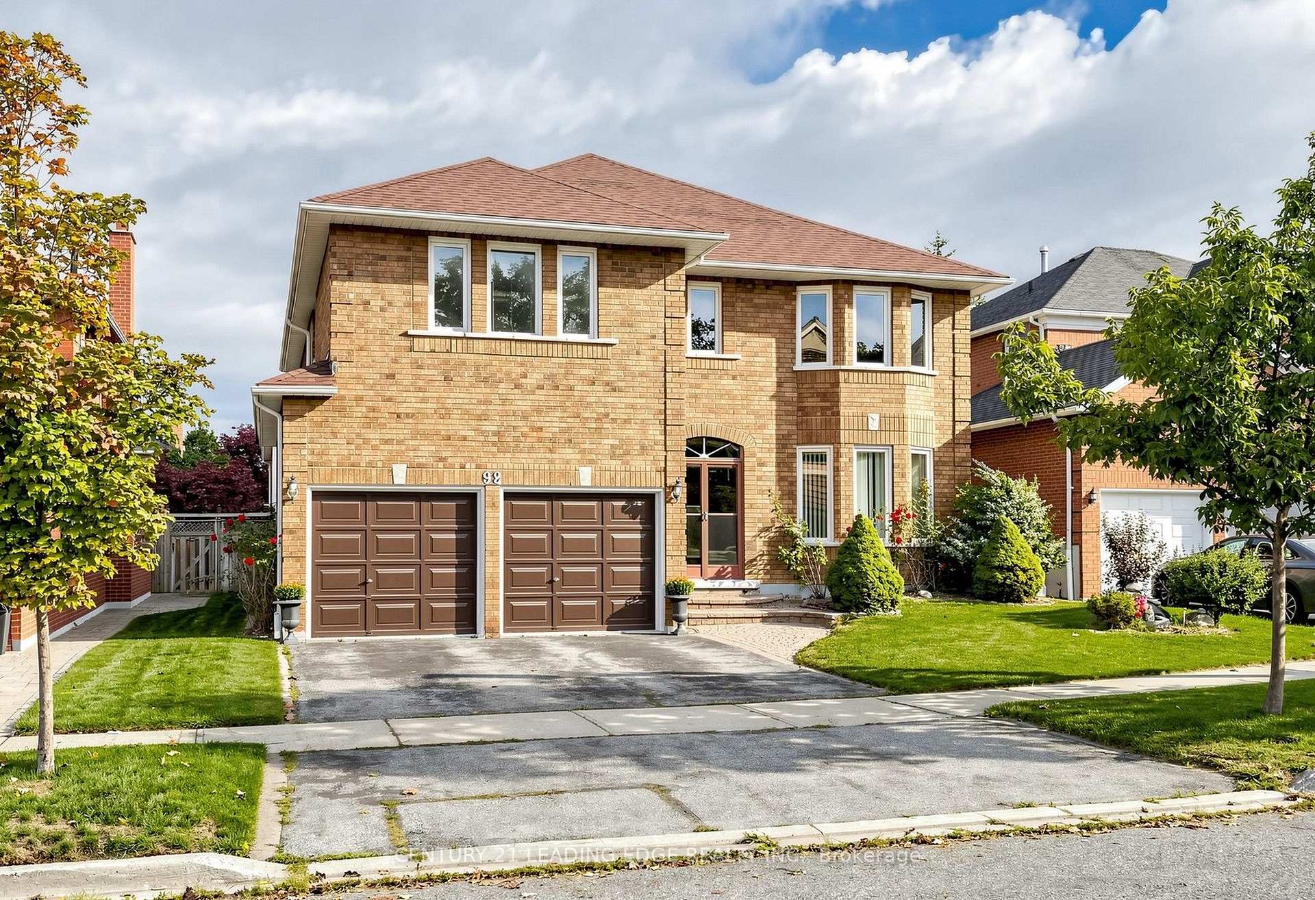 92 Erickson Drive Whitby Ontario Canada Sale residential ALEX MACALE Century21 Leading Edge Realty Inc., Brokerage