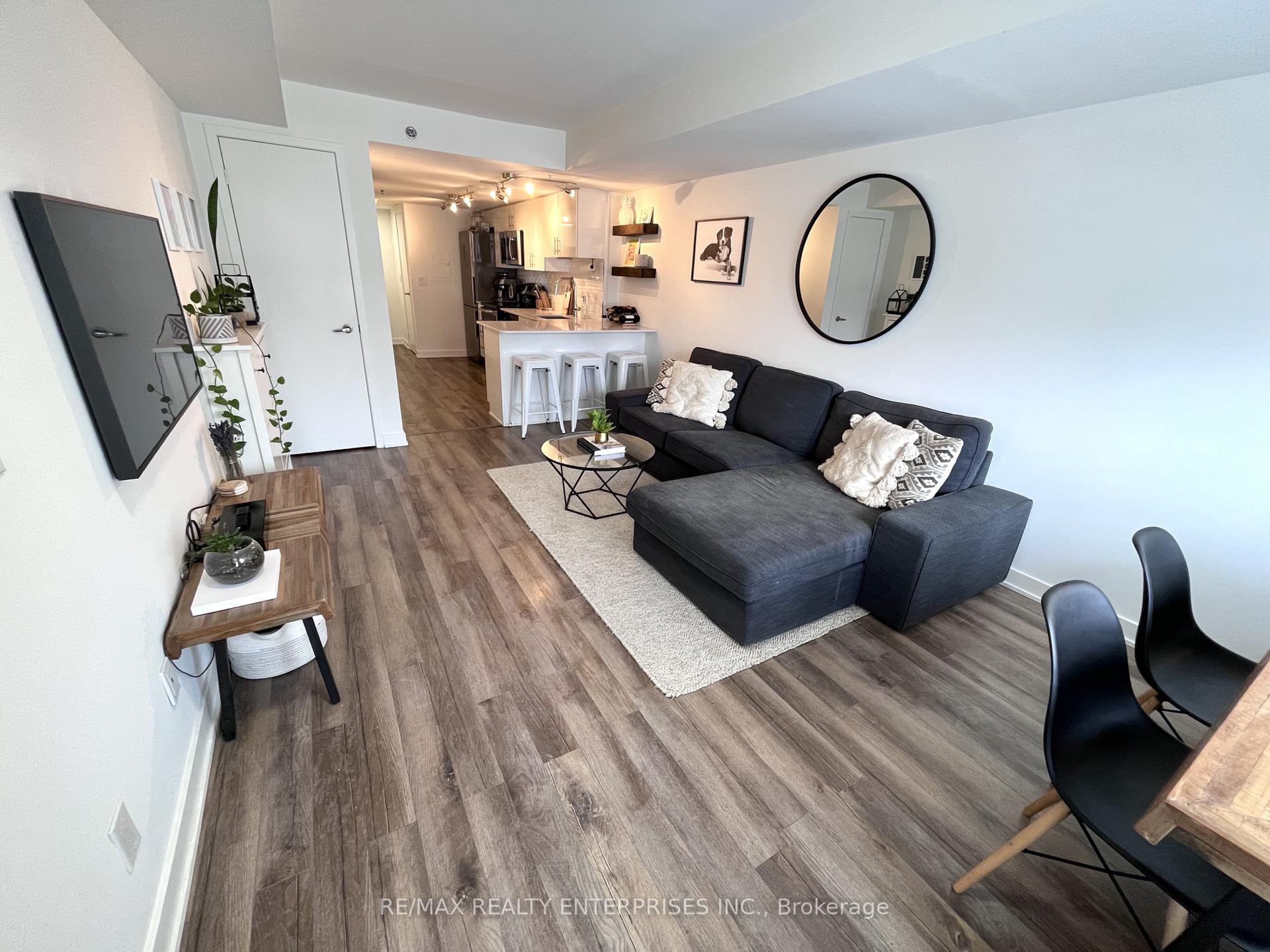 TH1 - 11 Superior Avenue Toronto Ontario Canada Sale residential Mary Spudic RE/MAX Realty Enterprises Inc., Brokerage*