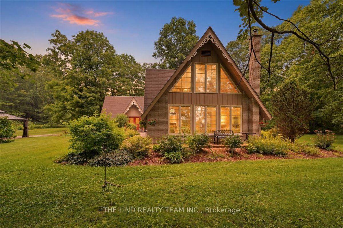 100 Bridle Path East Gwillimbury Ontario Canada Sale residential Melanie Martyn Right at Home Realty, Brokerage*