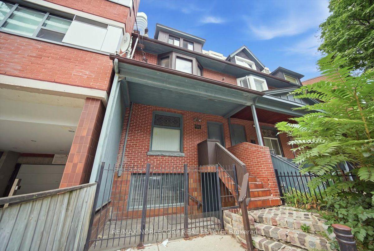 Suite 1 - 96 Granby Street Toronto Ontario Canada Rent residential Robert De Maria Re/Max Noblecorp Real Estate, Brokerge*