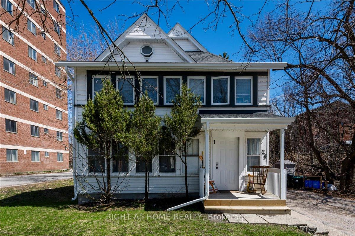 29 Peel Street Barrie Ontario Canada Sale residential Guido Bernal Right at Home Realty, Brokerage*
