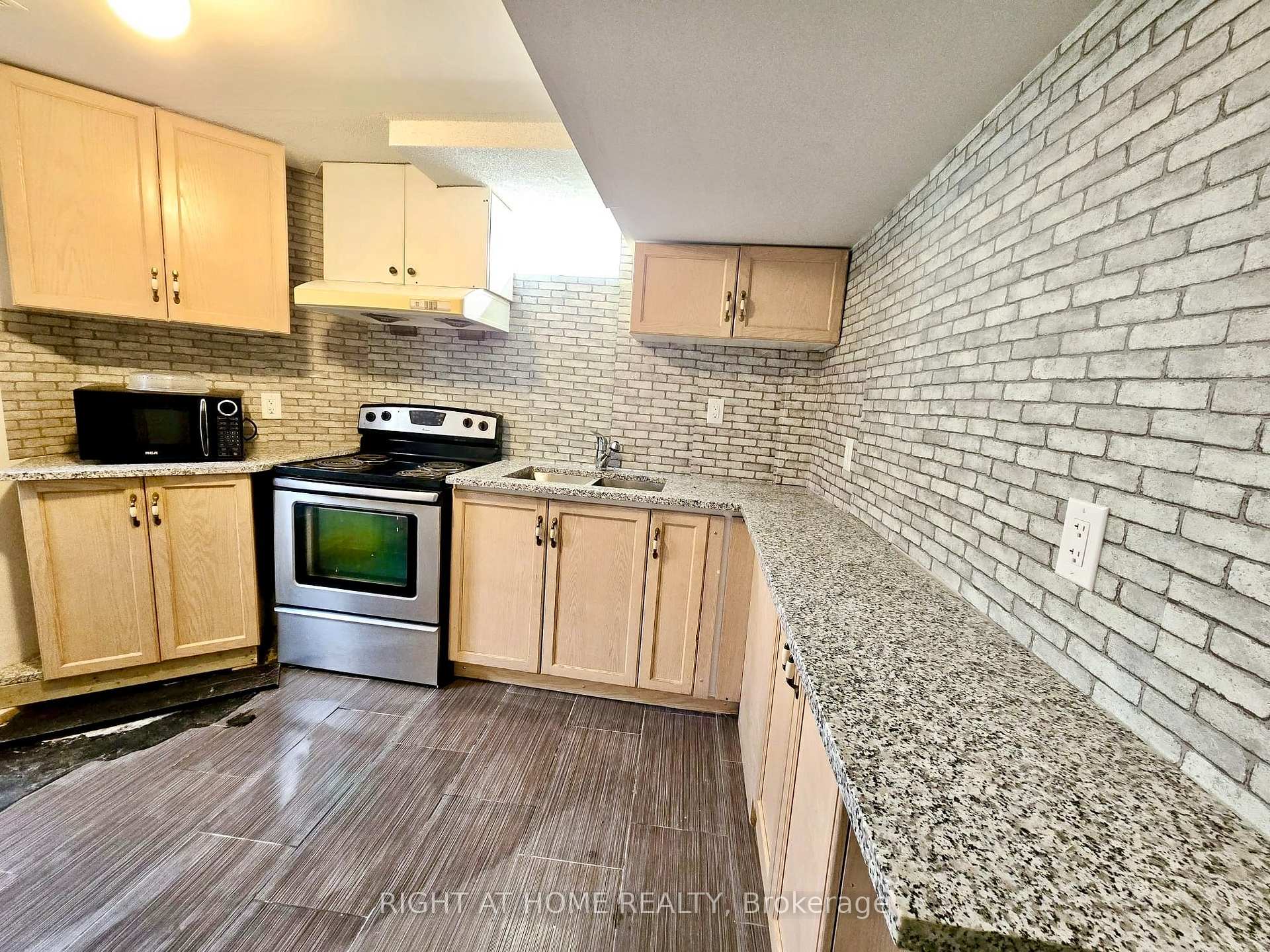 B - 55 Velvet Grass Lane Brampton Ontario Canada Rent residential   REAL CITY REALTY INC.