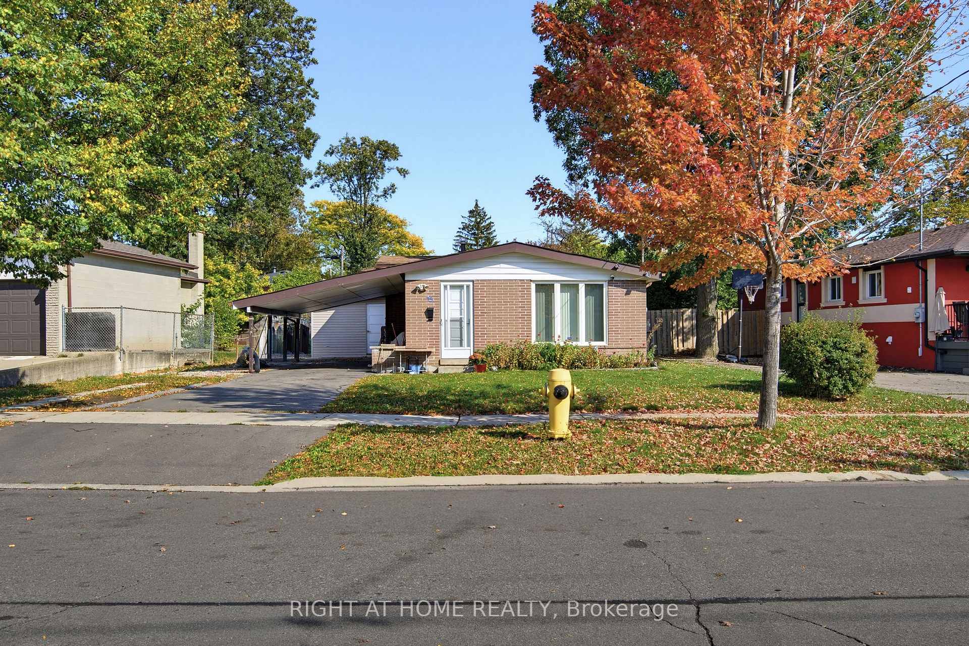 75 Bloomington Crescent Toronto Ontario Canada Sale residential Guido Bernal Right at Home Realty, Brokerage*