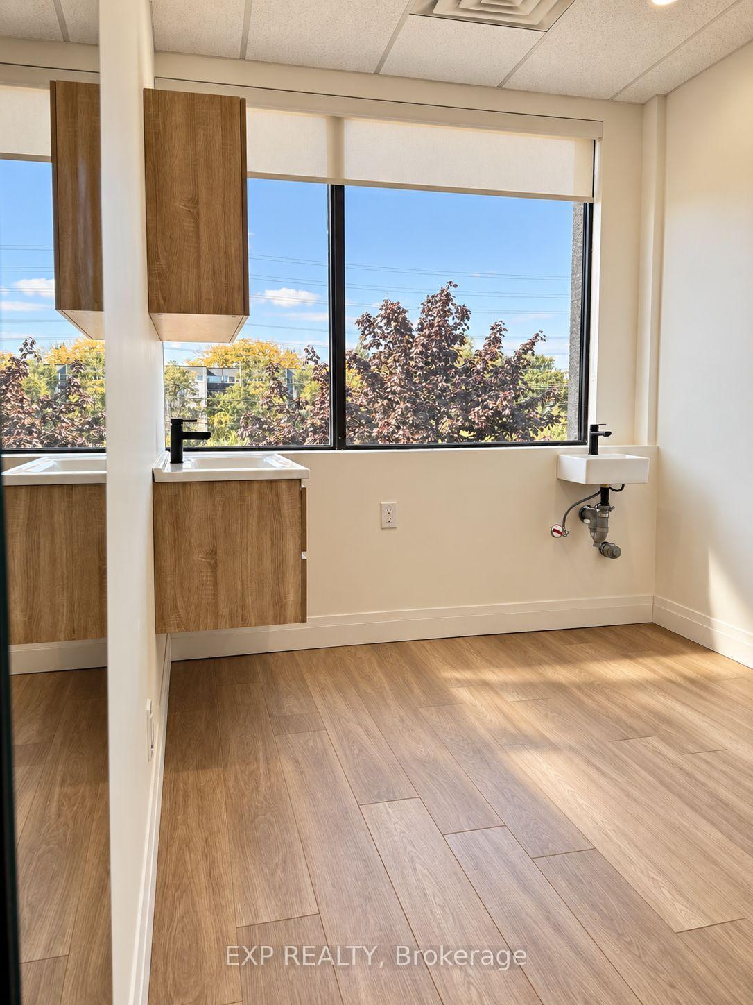 203 - 1090 Dundas Street E Mississauga Ontario Canada Lease commercial Mukesh Tharwani eXp Realty, Brokerage*