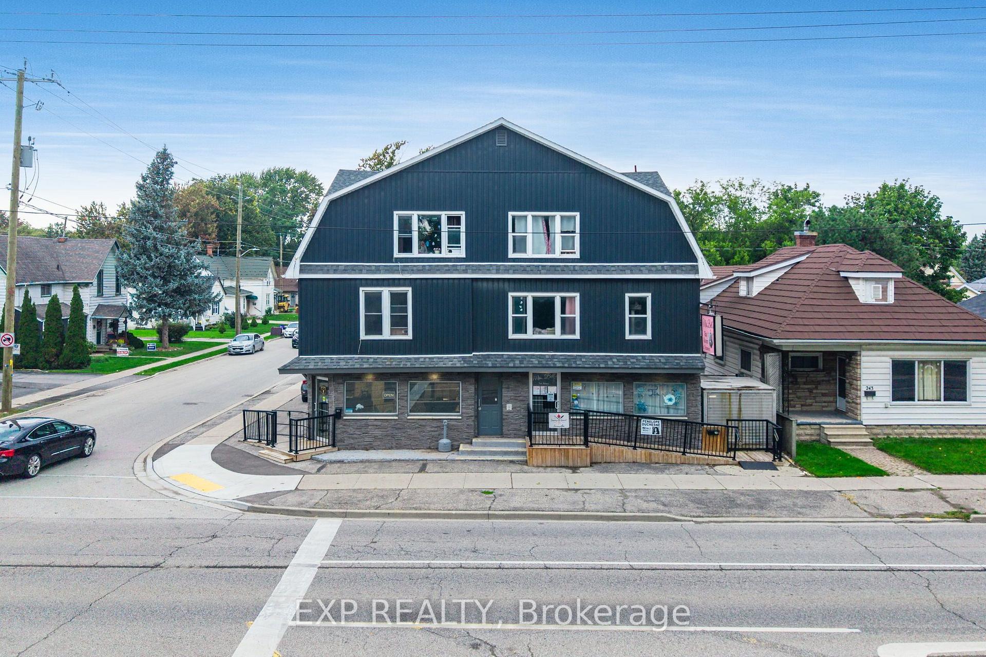 241 Grand Avenue E Chatham-Kent Ontario Canada Sale commercial Mukesh Tharwani eXp Realty, Brokerage*