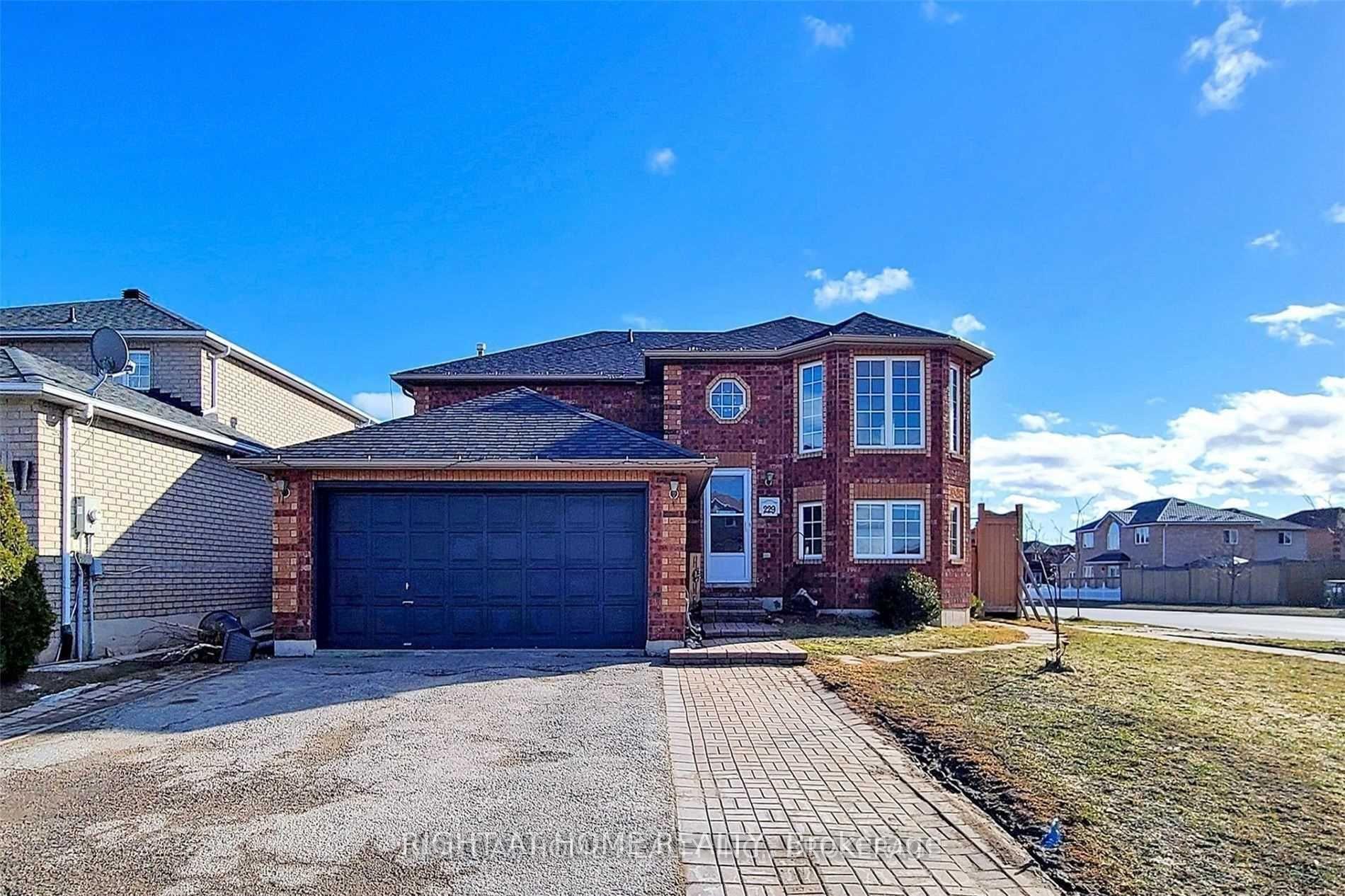 Upper - 229 Dunsmore Lane Barrie Ontario Canada Rent residential Salman Rashid Right at Home Realty, Brokerage*