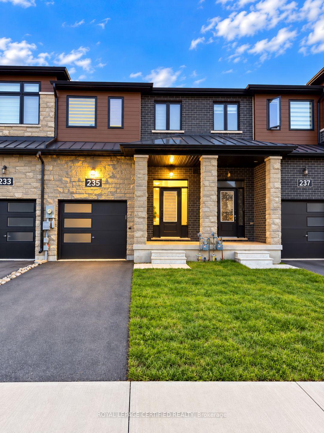 235 Lormont Boulevard Hamilton Ontario Canada Rent residential KAMAL SANGHA Royal Lepage Certified Realty, Brokerage*