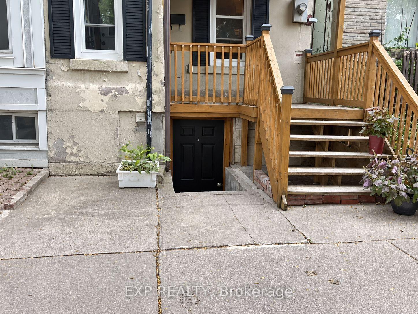 Bsmt - 236 Munro Street Toronto Ontario Canada Rent residential   Bruce Murray - Real Estate Homeward, Brokerage