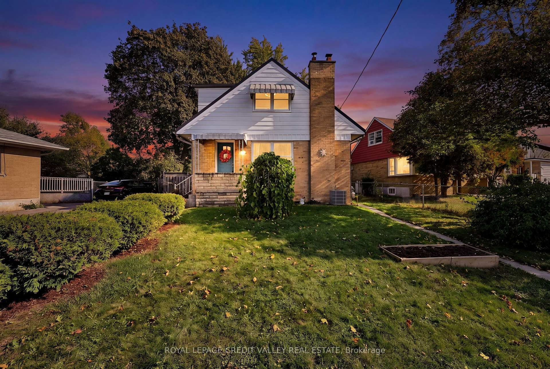 29 Crestview Avenue Brampton Ontario Canada Sale residential Lillieth Wolliston Royal LePage Credit Valley Real Estate, Brokerage*