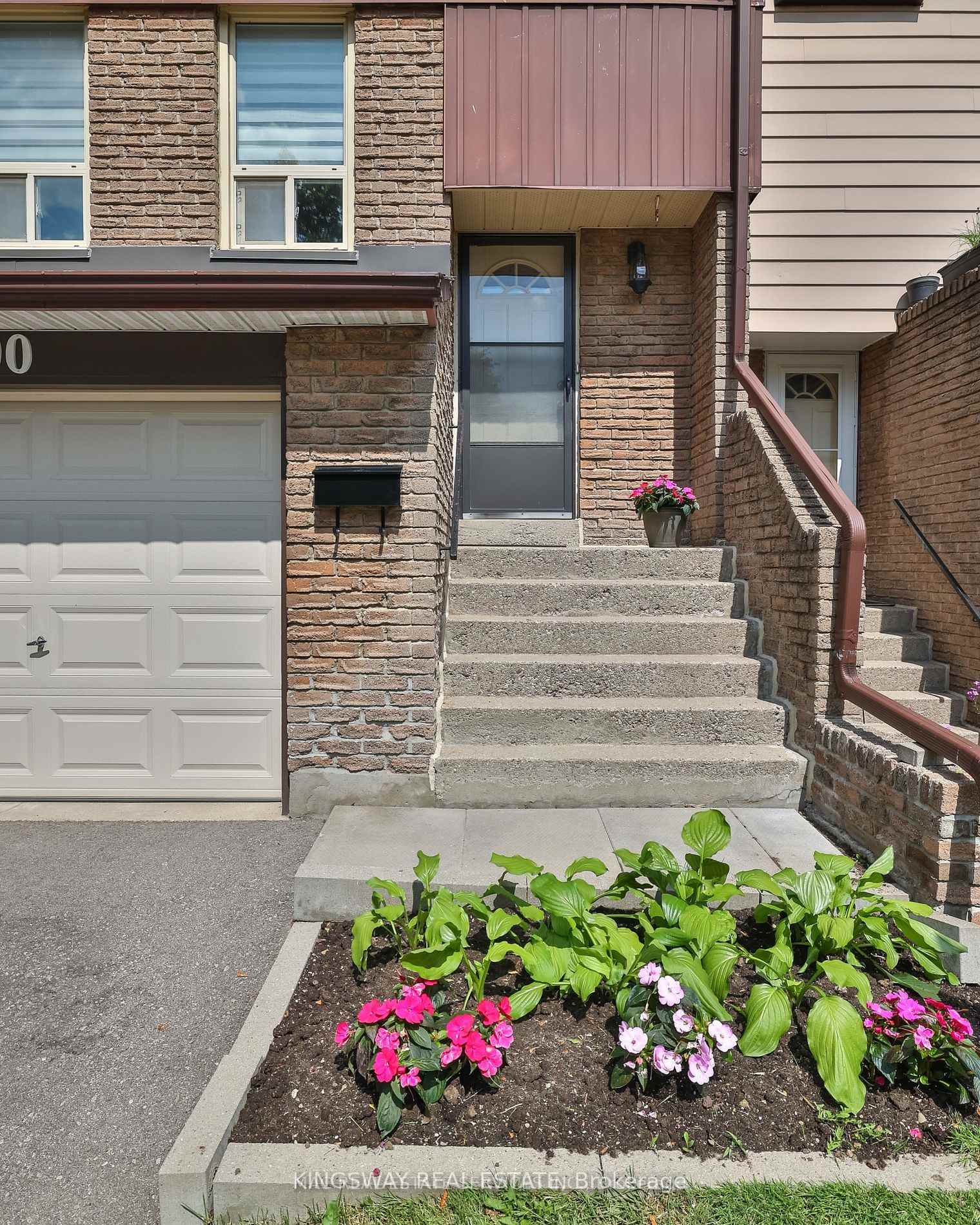 90 - 1221 DUNDIX Road Mississauga Ontario Canada Rent residential Keenan Fernandez Kingsway Real Estate Brokerage*